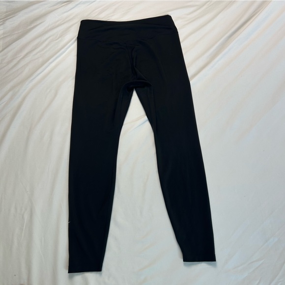 Nike Dri-FIT Black Leggings - Picture 6 of 8